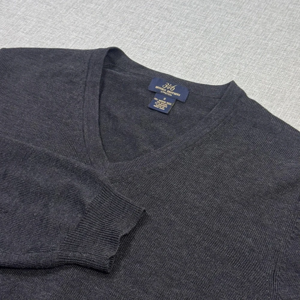 Brooks Brothers 346 Sweater Pullover Mens Small Gray V-Neck Merino Stretch